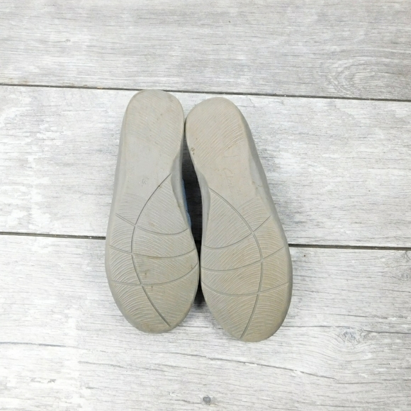 CLARKS CLOUD STEPPERS WM 9.5 BLUE STRIPE SLIP ONS - Picture 6 of 6